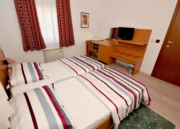 Fontana Bed & Breakfast 3*