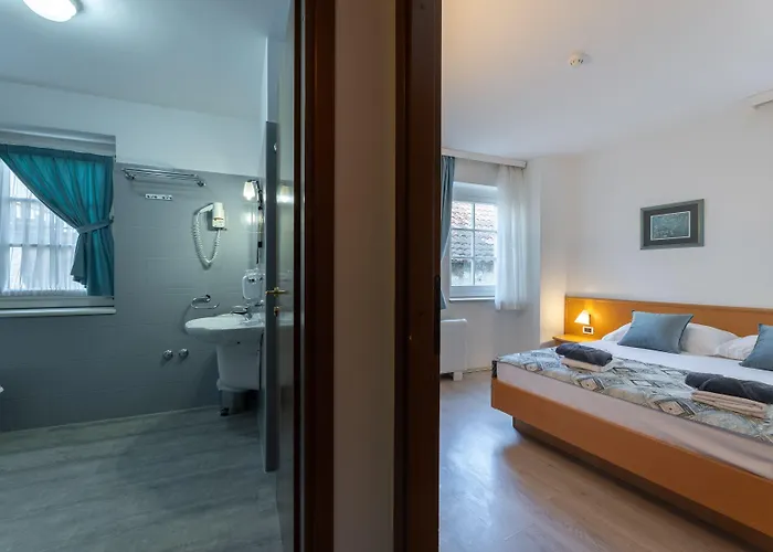 Fontana Bed & Breakfast 3*