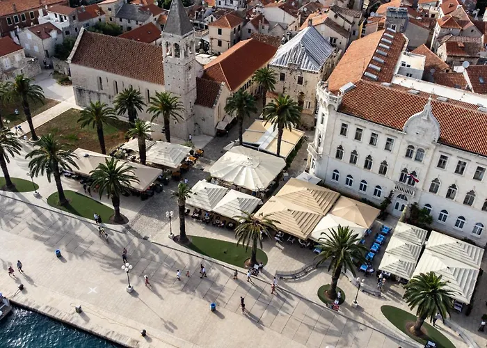 Fontana Bed & Breakfast 3*