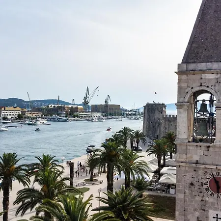Alojamento de Acomodação e Pequeno-almoço Fontana 3*