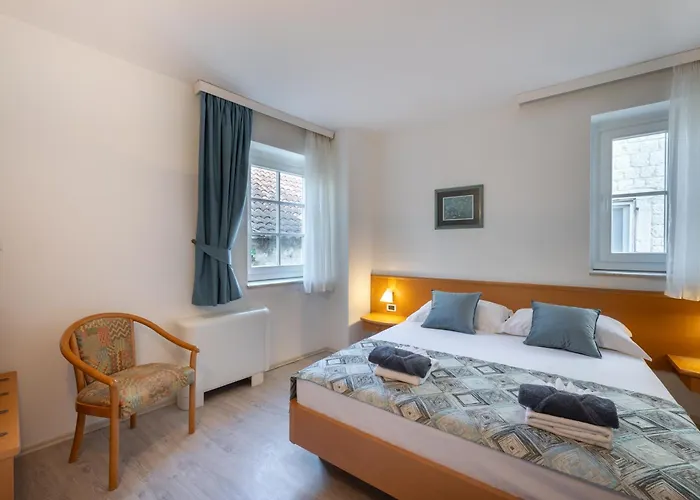 Fontana Nocleg ze śniadaniem 3*