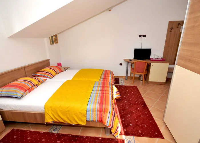 Fontana Alojamento de Acomodação e Pequeno-almoço Trogir