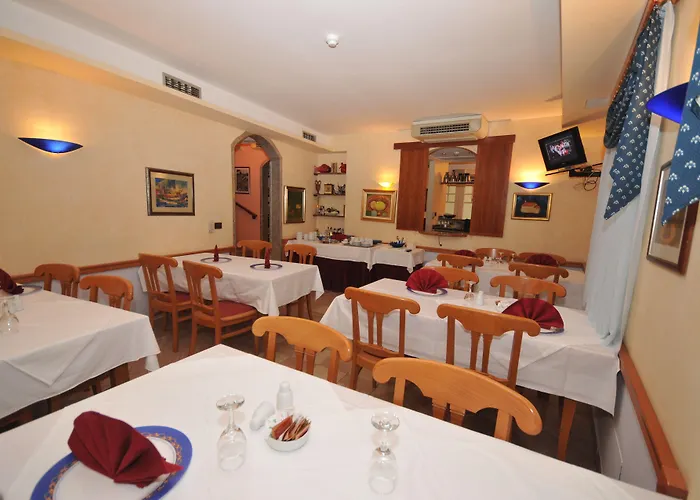 Alojamento de Acomodação e Pequeno-almoço Fontana Trogir