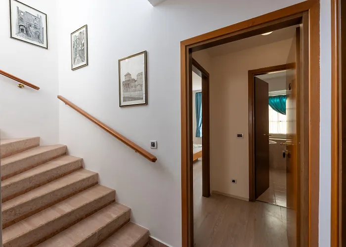 Alojamento de Acomodação e Pequeno-almoço Fontana 3*