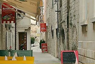 Fontana Hotel 3*